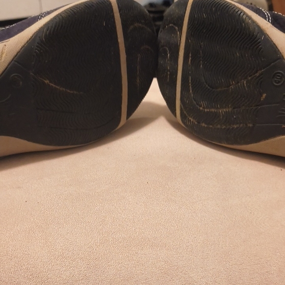 Dansko Women's Dark Gray Athletic Shoes - Picture 4 of 4